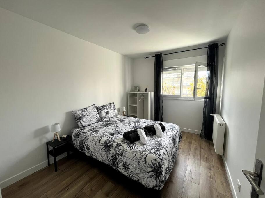 Hana Home Mantes-La-Jolie 6 Personnes Parking Public Gratuit Business&Family Екстер'єр фото