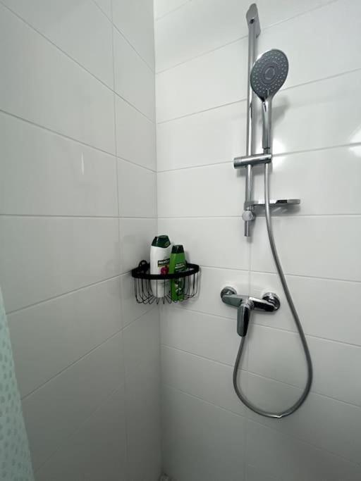 Hana Home Mantes-La-Jolie 6 Personnes Parking Public Gratuit Business&Family Екстер'єр фото